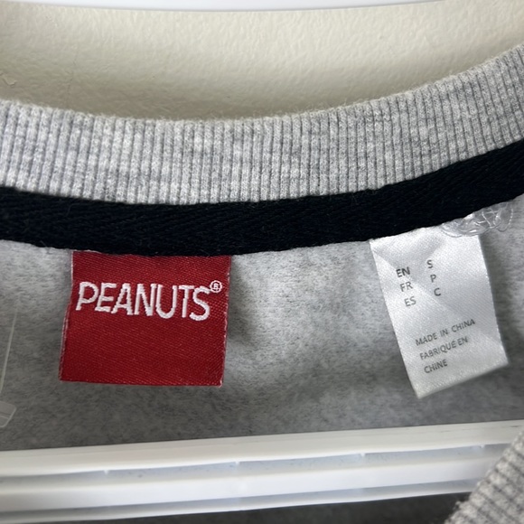 Peanuts Snoopy Cropped Top Size Small - Picture 4 of 9